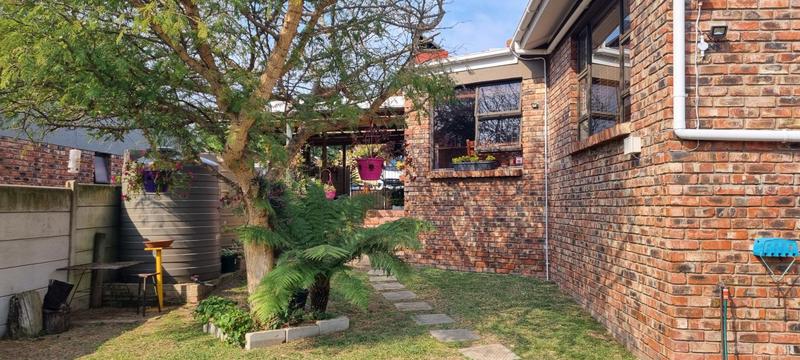 3 Bedroom Property for Sale in Fraaiuitsig Western Cape